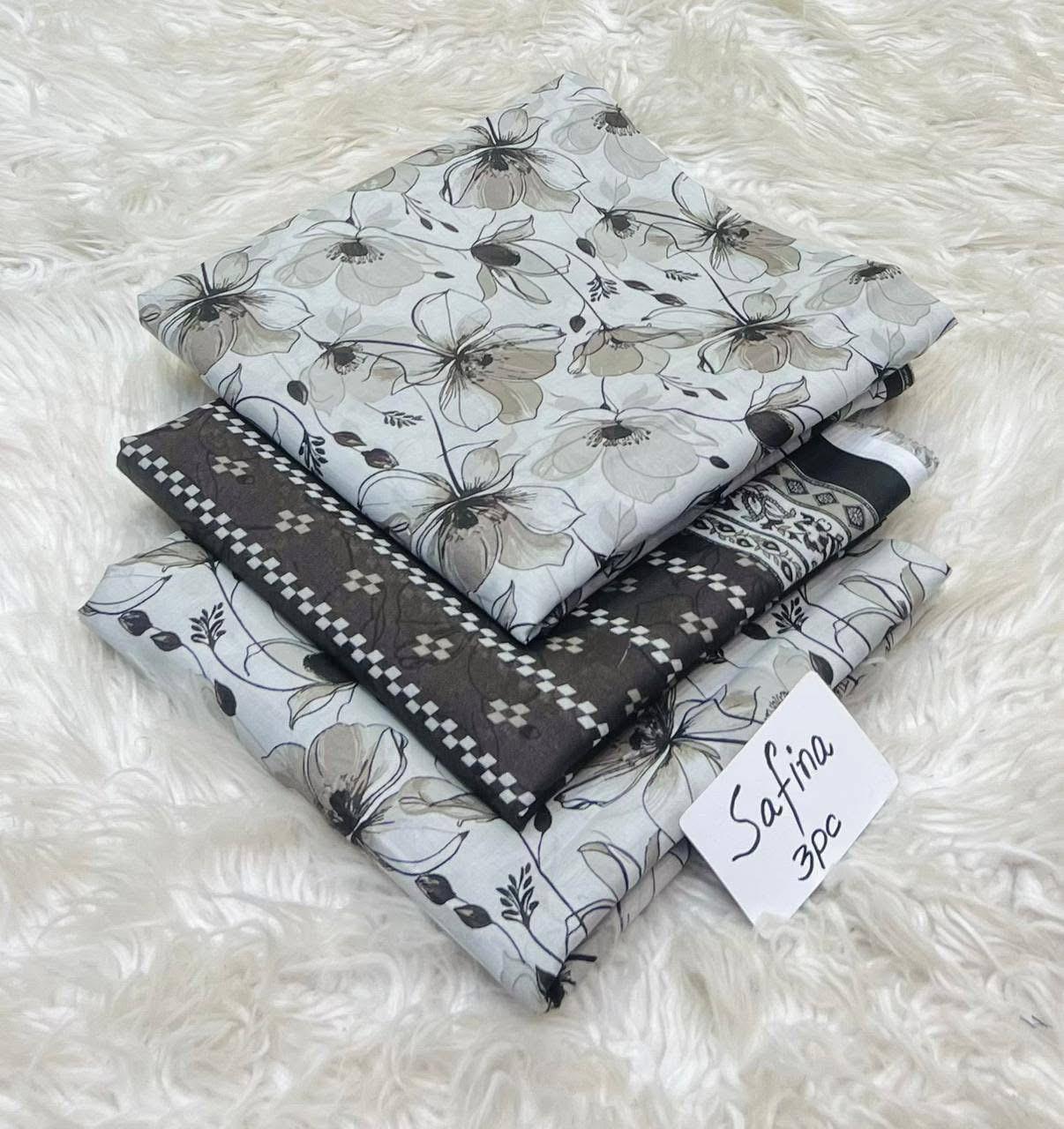 Lawn printed 3 Piece Suit - 1 - Gharaana