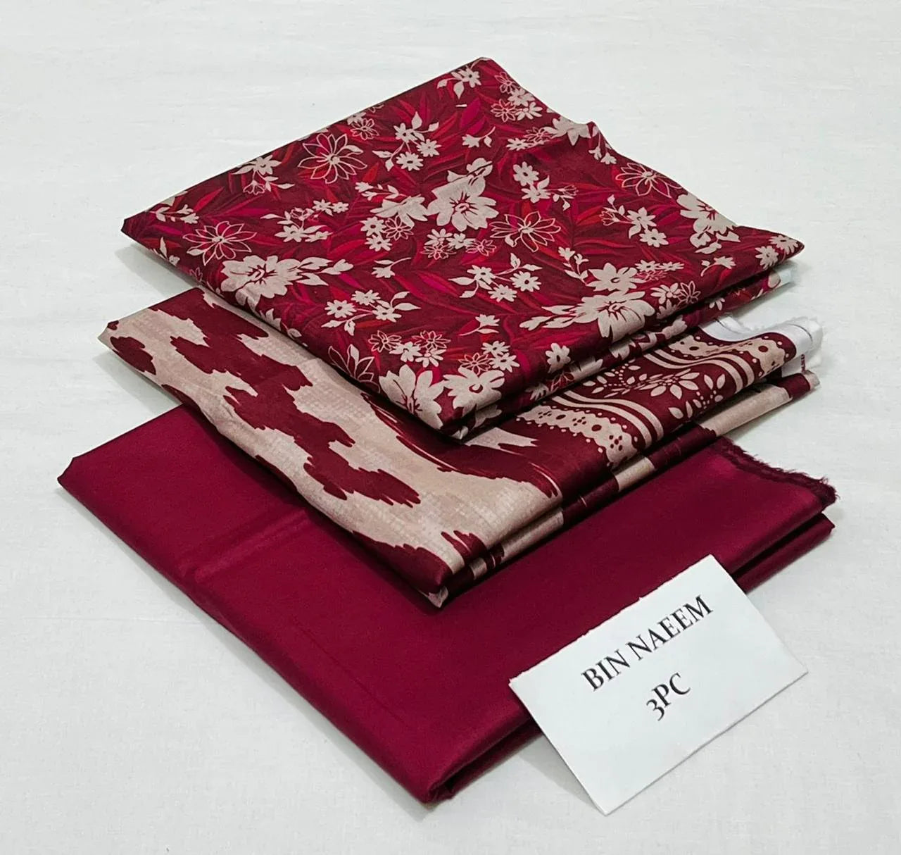 Lawn printed 3 Piece Suit - 17 - Gharaana