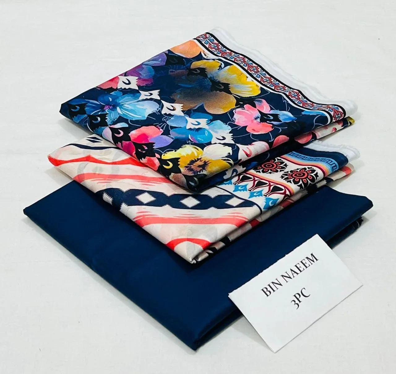 Lawn printed 3 Piece Suit - 14 - Gharaana