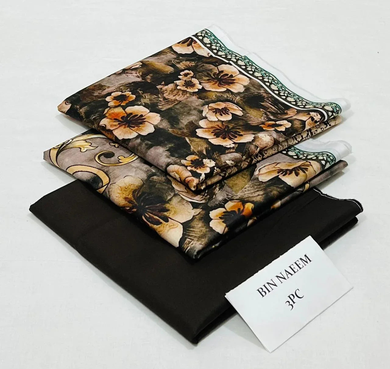 Lawn printed 3 Piece Suit - 15 - Gharaana