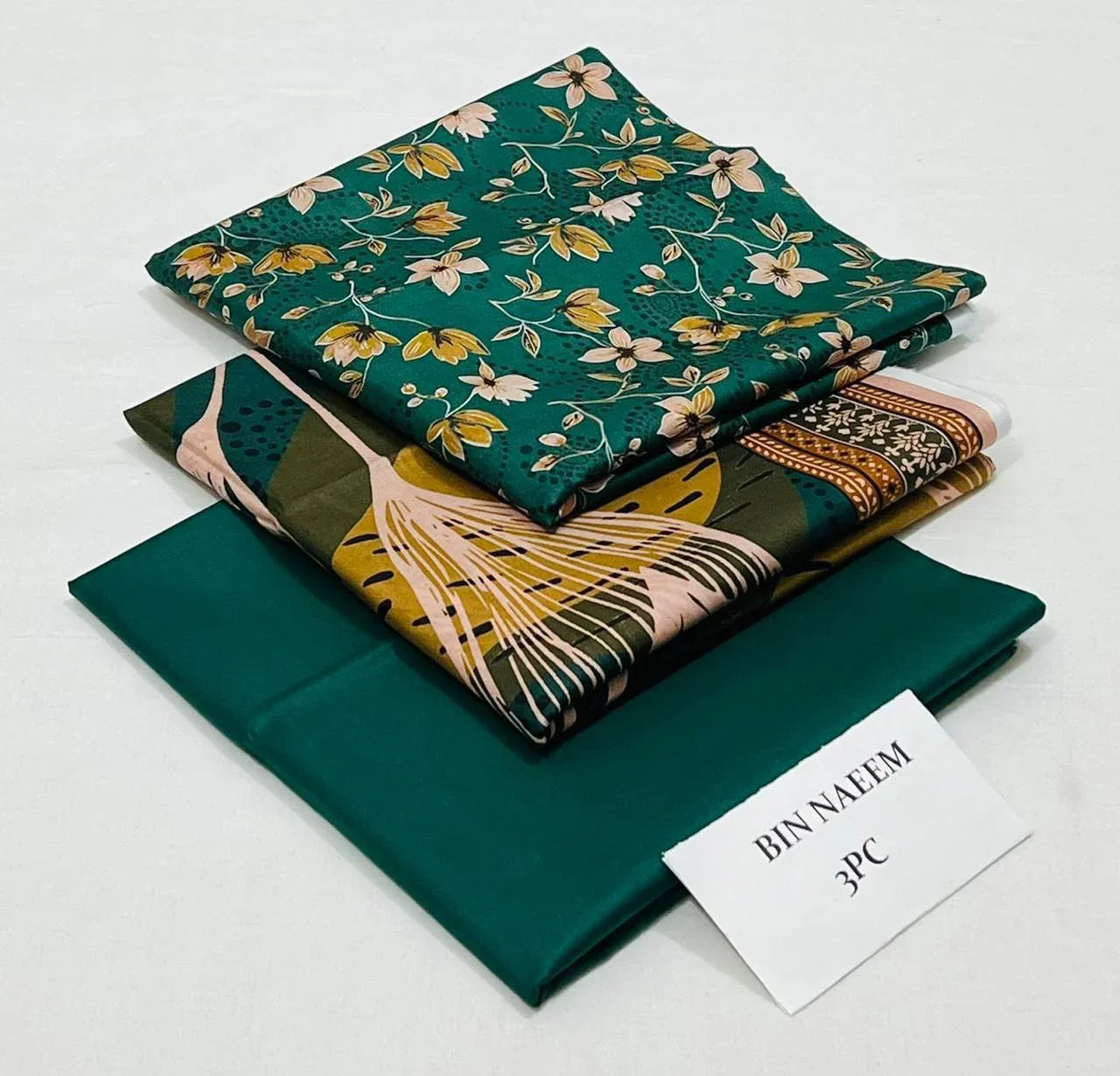 Lawn printed 3 Piece Suit - 16 - Gharaana